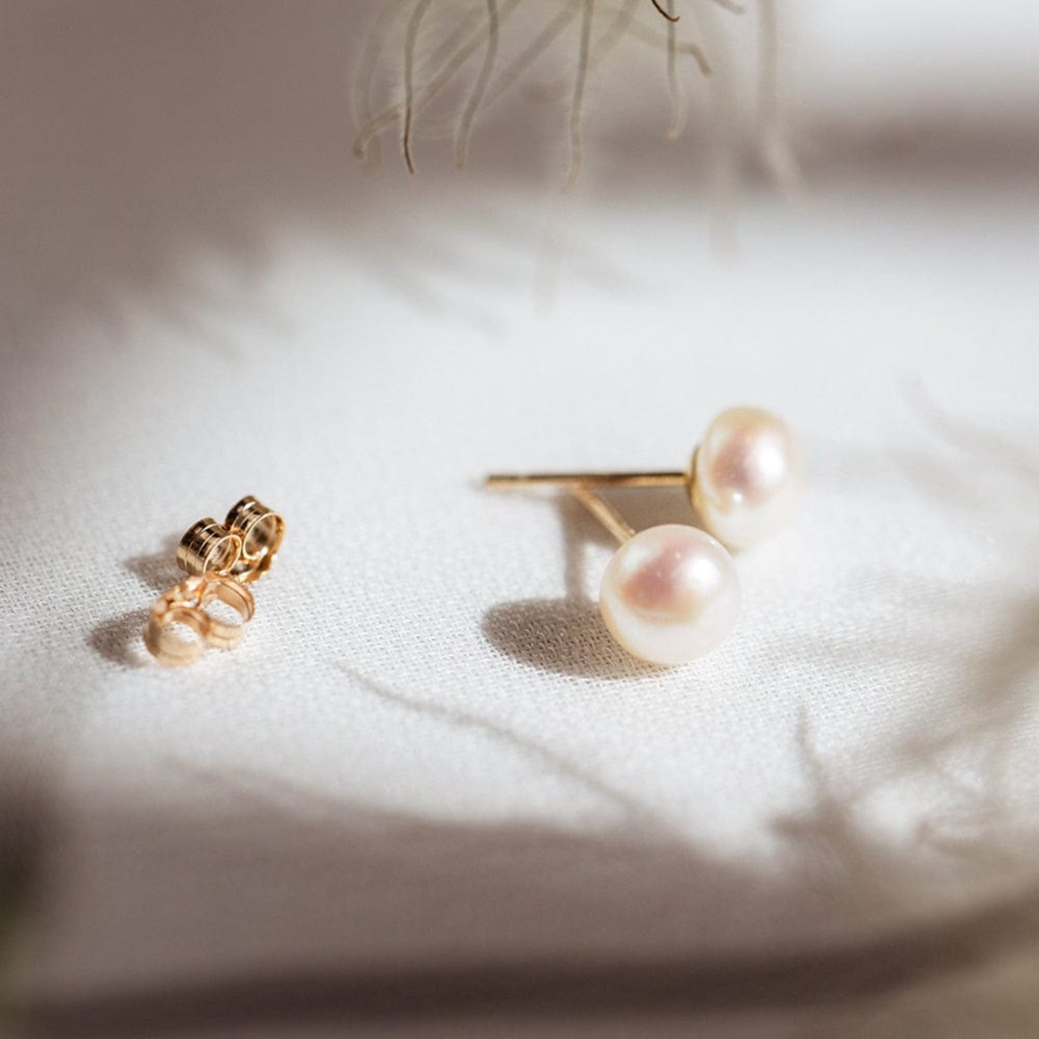 Flipkart.com - Buy Wumania Love Bow Pearl Stud Earrings For Women & Girls  Gold-Plated Pearl Stud Alloy Stud Earring Online at Best Prices in India